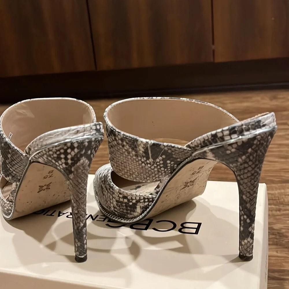 BCBG snake print - Picture 2 of 4